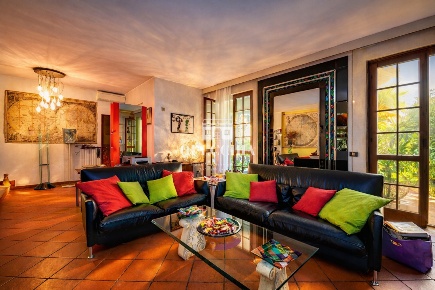 Foto Villa unifamiliare in Via San Martino della Battaglia, Sirmione Centro