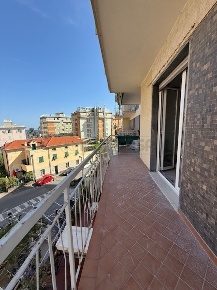 Foto Appartamento in Via E. Montale 91, Pietra Ligure Centro di 85 m²