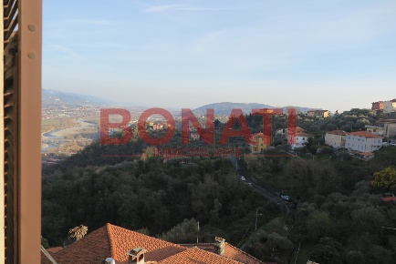 Foto Appartamento a Vezzano Ligure Centro di 108 m² con 4 locali in vendita