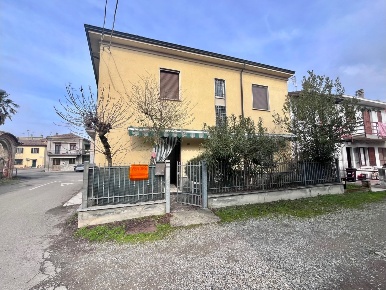 Foto Appartamento a Borgonovo Val Tidone Mottaziana di 160 m² con 7 locali