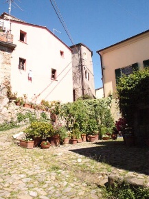 Foto Appartamento a Luni di 50 m² con 3 locali in vendita