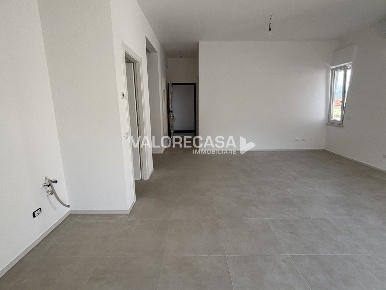 Foto Appartamento in via aurelia  257, Luni Avenza di 120 m² con 5 locali