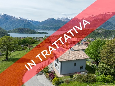 Foto Villa unifamiliare in Via Colombèe 11, Colico Colico Piano di 350 m²