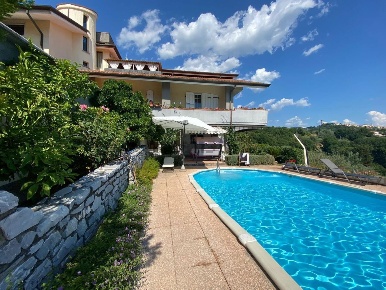 Foto Villa unifamiliare in Via Montecchio 70, Castelnuovo Magra di 570 m²
