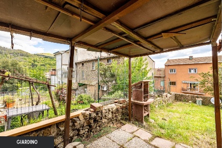 Foto Appartamento a Roccastrada Roccatederighi di 90 m² con 6 locali