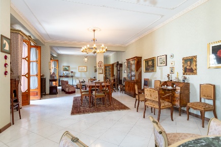 Foto Appartamento in Via Vittorio Emanuele 181, Viagrande Centro di 254 m²