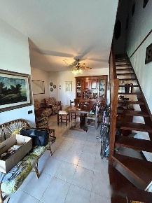 Foto Appartamento a Luni di 80 m² con 4 locali in vendita