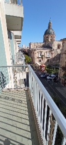 Foto Appartamento a Ragusa di 190 m² con 5 locali in affitto