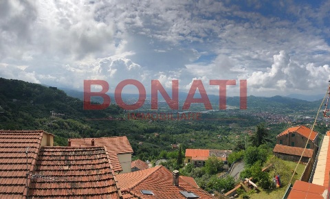 Foto Appartamento a Bolano Centro di 85 m² con 4 locali in vendita