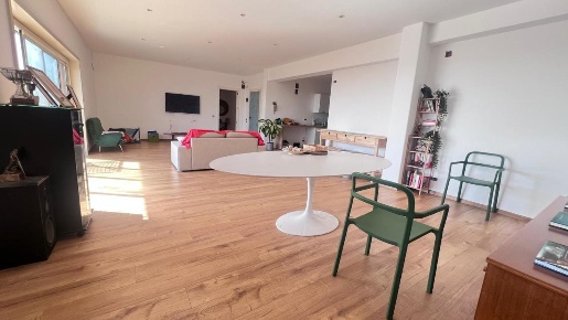 Foto Appartamento a Valverde di 140 m² con 5 locali in vendita