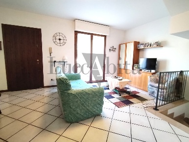 Foto Villa a schiera in Via Roma 34, Porcari Centro di 150 m² con 6 locali