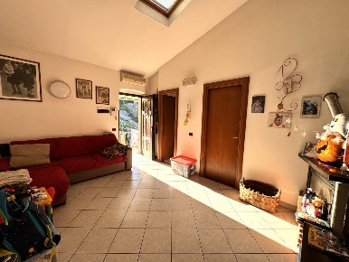 Foto Appartamento a Vezzano Ligure di 80 m² con 4 locali in vendita