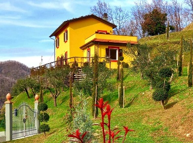 Foto Villa unifamiliare a Fivizzano di 110 m² con 5 locali in vendita