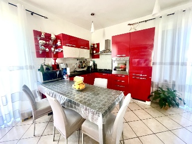 Foto Appartamento a Bolano di 110 m² con 5 locali in vendita