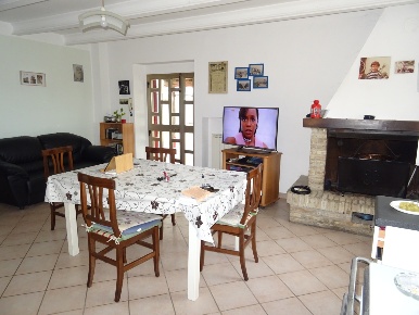 Foto Villa singola a Trecastelli di 230 m² con 9 locali in vendita