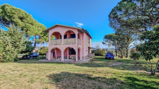 Foto Villa unifamiliare in Pian dei bichi, Roccastrada di 140 m² in vendita