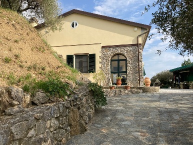 Foto Villa unifamiliare in Via Provinciale 247, Castelnuovo Magra di 114 m²