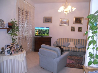 Foto Appartamento a Castelnuovo Magra di 100 m² con 6 locali in vendita