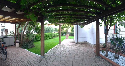 Foto Appartamento a Luni con 5 locali in vendita