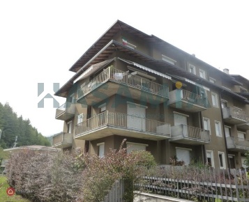 Foto Appartamento in Via Cremona snc, Clusone Centro di 131 m² con 7 locali
