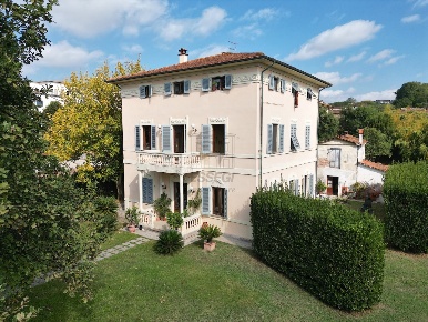 Foto Villa unifamiliare in Via Roma, Porcari Centro di 390 m² con 20 locali