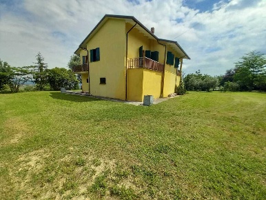 Foto Villa singola in Via XXIV Maggio 140, Novafeltria Centro di 223 m²