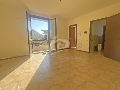 Foto Appartamento in Via Rovereto 11, Laveno-Mombello Laveno di 57 m²