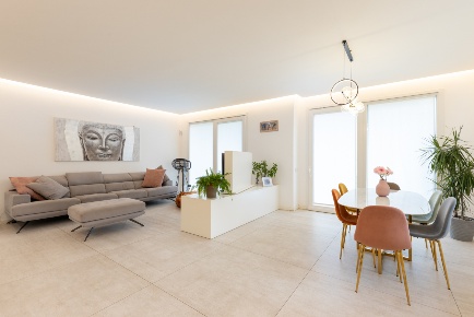 Foto Villa unifamiliare in Via Bruno Buozzi 16, Sovico di 280 m² in vendita