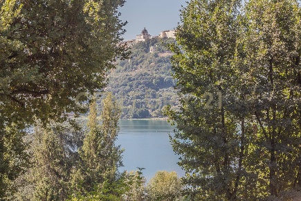 Foto Villa unifamiliare in Via Spiaggia del Lago 17b, Castel Gandolfo