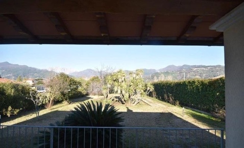 Foto Villa unifamiliare in Via Crociale 42, Forte dei Marmi di 200 m²