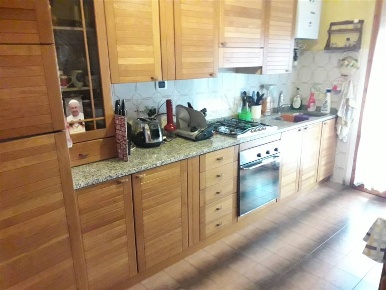 Foto Appartamento a Castelnuovo Magra di 90 m² con 4 locali in vendita