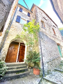 Foto Appartamento a Fivizzano Equi Terme di 78 m² con 5 locali in vendita