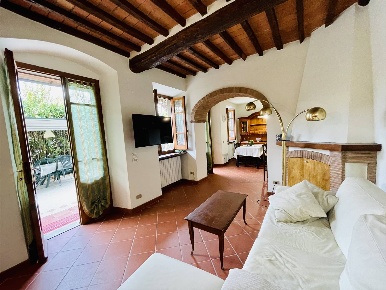 Foto Villa bifamiliare a Forte dei Marmi Centro di 80 m² con 5 locali