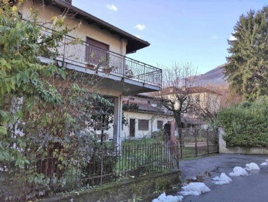 Foto Appartamento in via gramsci 27, Gravellona Toce Centro di 447 m²