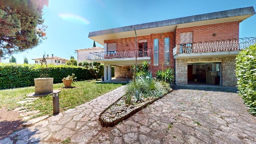 Foto Villa unifamiliare in Via Alessandro Volta 5, Foligno Viale Roma