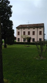 Foto Villa unifamiliare a Gonzaga Palidano di 200 m² con 6 locali