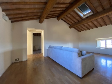 Foto Appartamento a Siena Ovile - San Francesco di 104 m² con 4 locali