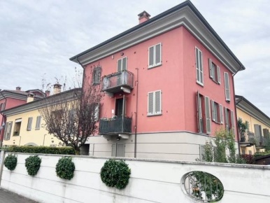 Foto Appartamento a Fara Gera d'Adda Centro di 70 m² con 3 locali