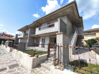 Foto Appartamento a Terno d'Isola Carvisi-cabanetti di 95 m² con 3 locali
