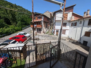 Foto Appartamento a Bolano di 75 m² con 4 locali in vendita