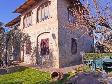 Foto Villa unifamiliare a Castelnuovo Berardenga Centro di 430 m²