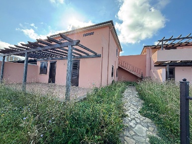 Foto Villa bifamiliare a Campofelice di Roccella di 85 m² con 3 locali