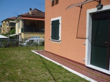 Foto Villa a schiera a Bolano di 45 m² con 2 locali in vendita