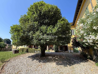Foto Villa unifamiliare in Via Alpi, Missaglia Lomaniga di 1700 m²