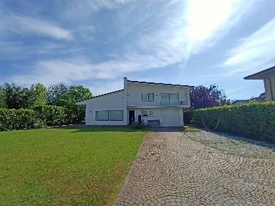 Foto Villa unifamiliare a Forte dei Marmi Vittoria Apuana di 300 m²