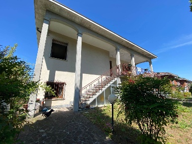 Foto Villa unifamiliare a Carpaneto Piacentino Centro di 230 m² in vendita
