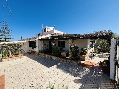 Foto Villa bifamiliare in viale san francesco  4, Campofelice di Roccella