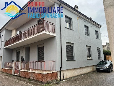 Foto Appartamento in Via  G D'Annunzio, Cellole Centro di 177 m² in vendita