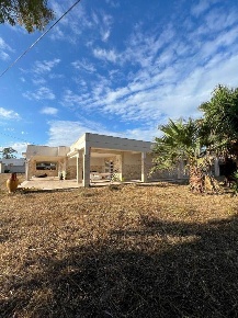 Foto Villa unifamiliare a Manduria San Pietro in Bevagna di 400 m²