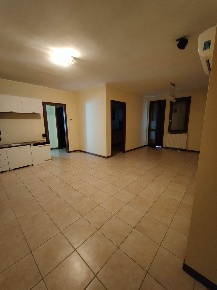 Foto Appartamento a Gonzaga Centro di 115 m² con 6 locali in vendita